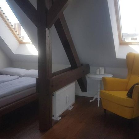 Helle Dachgeschosswohnung Fuer 8 Personen In Zentraler Lage Берлин Экстерьер фото