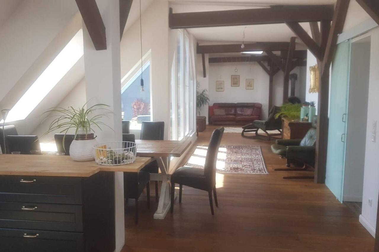 Helle Dachgeschosswohnung Fuer 8 Personen In Zentraler Lage Берлин Экстерьер фото